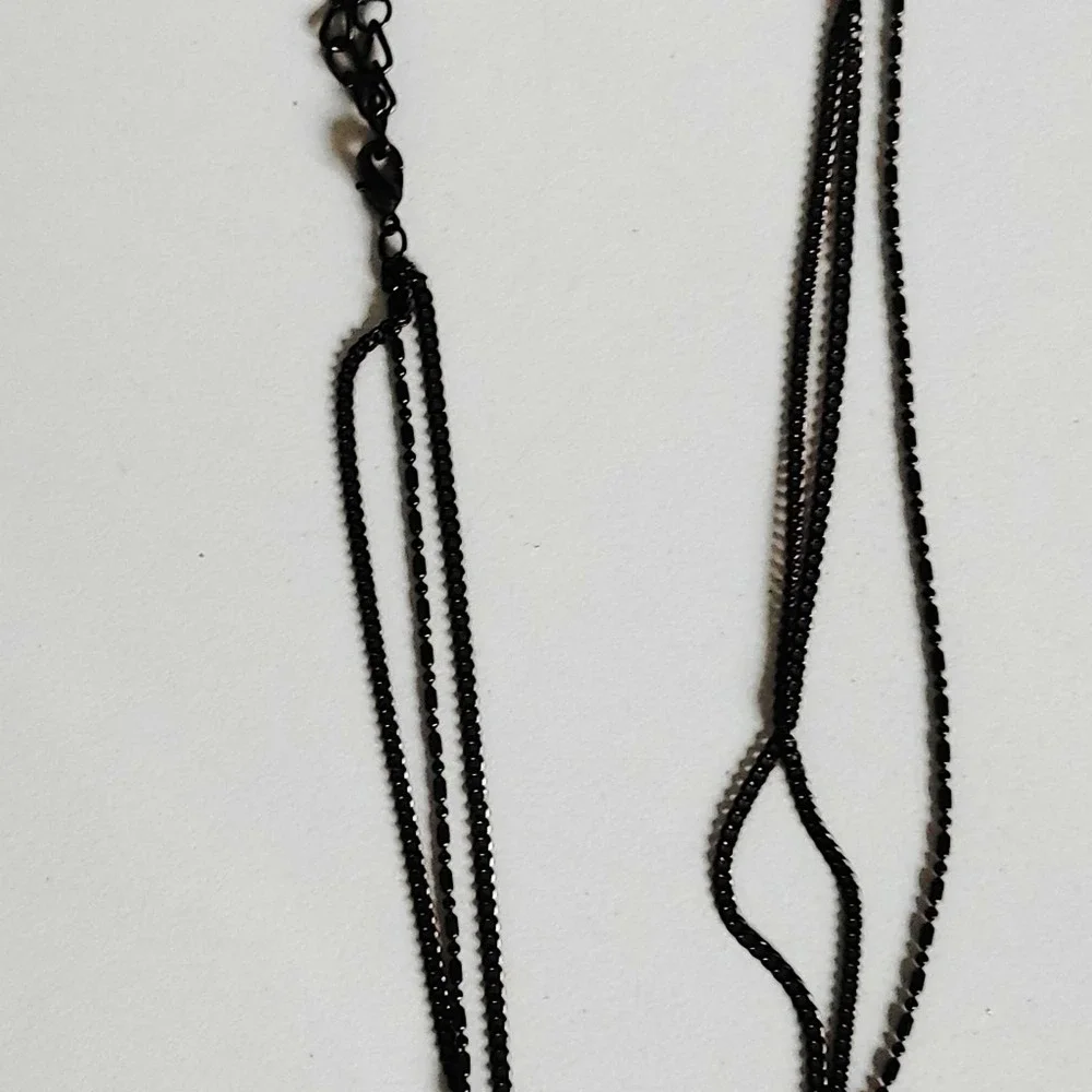 Black Crystal Bow Beaded Choker Necklace - Picture 6 of 6